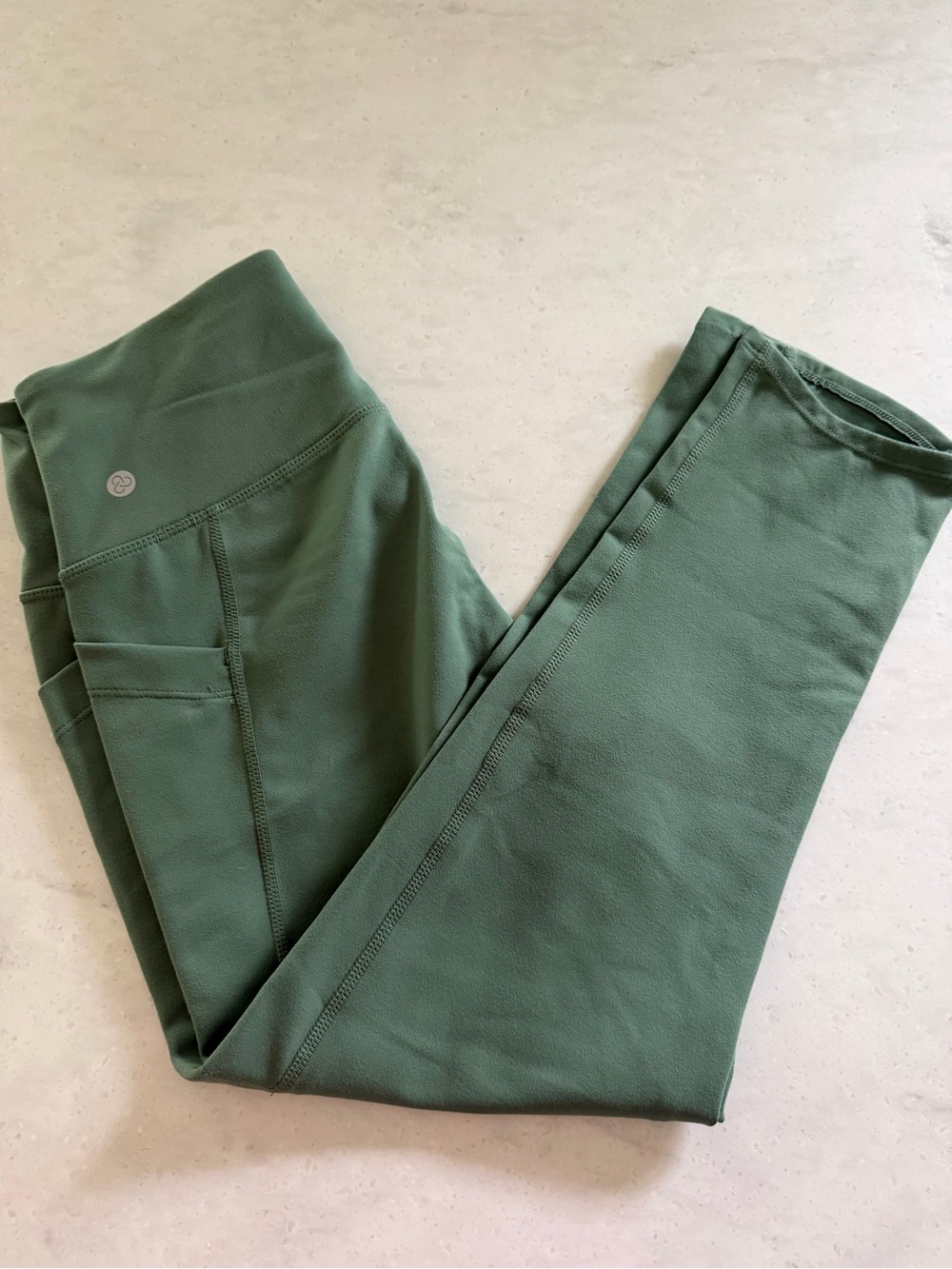 Zella Studio Luxe High Waisted Pocket Crop Leggings Sage Green, Small -NWOT